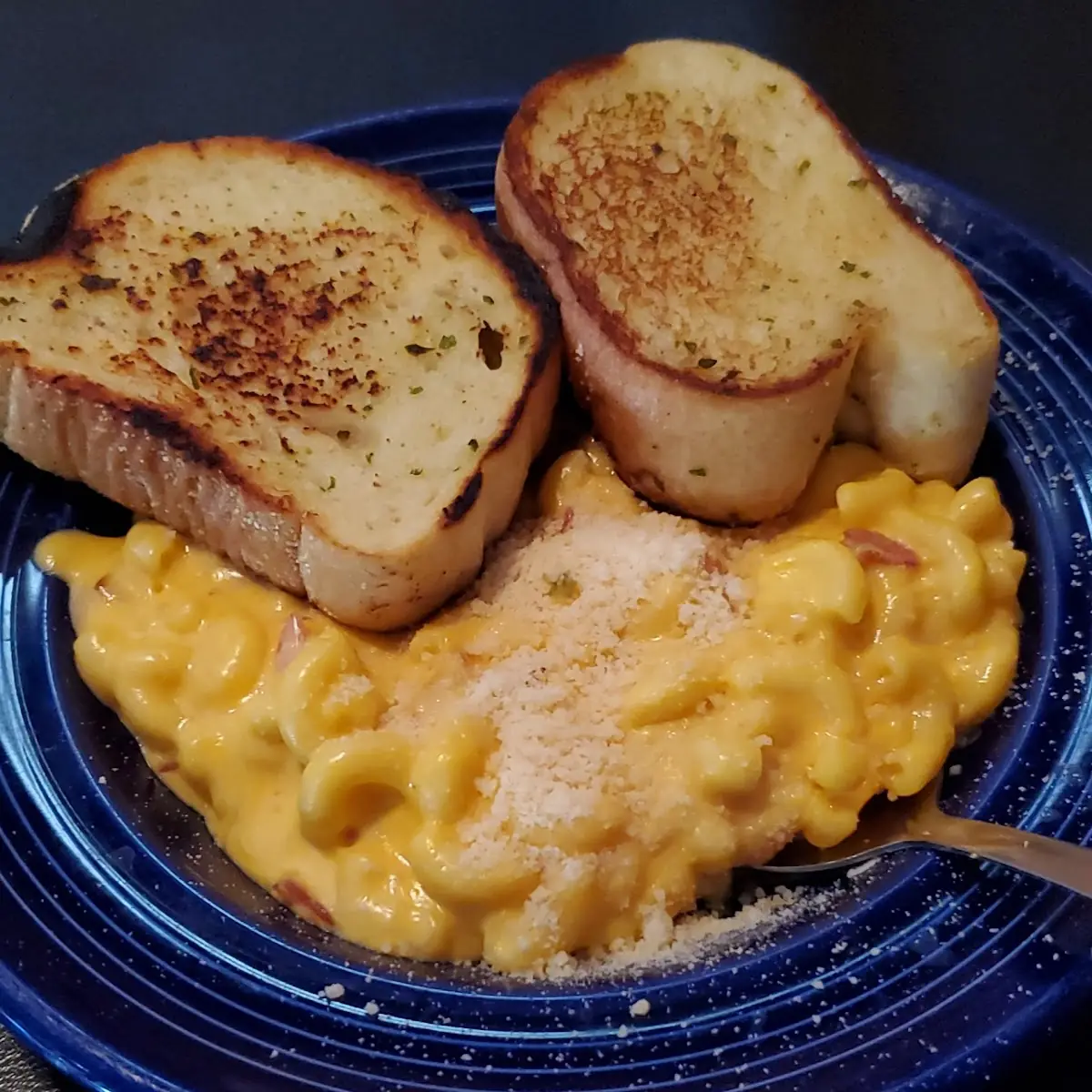 Mac and Cheese with Toast