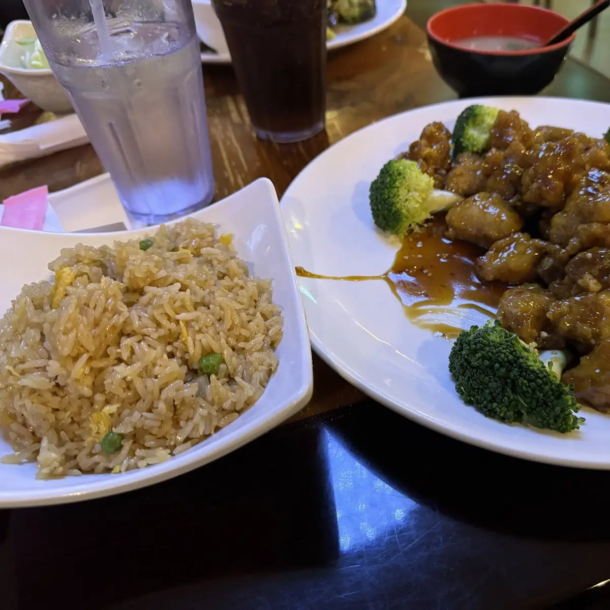Chicken Shrimp or Beef w Broccoli