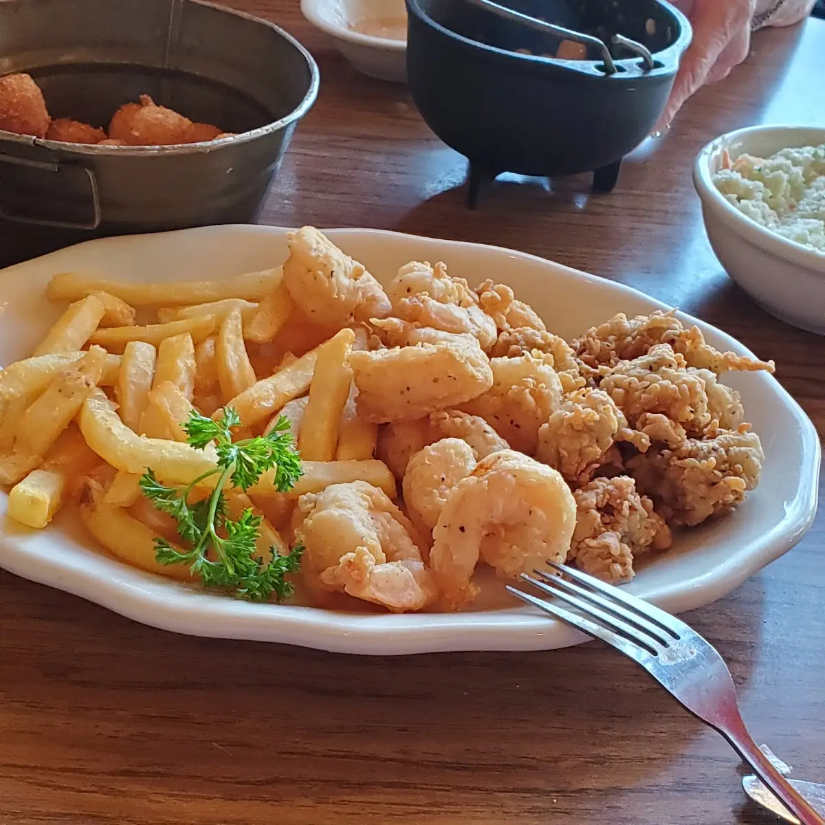 Fried Shrimp and Oyster Platter