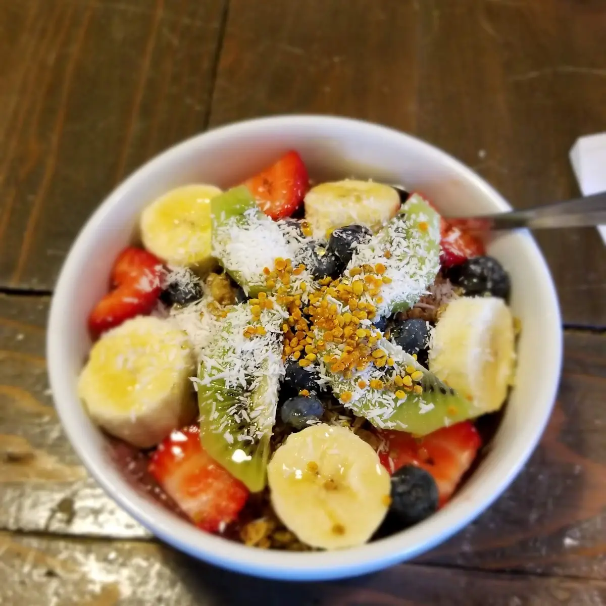 Granula and Fresh Fruit