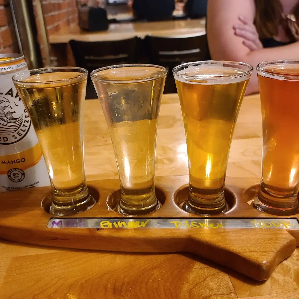 Cider and Beer Flight jefostwfwnc2ogd