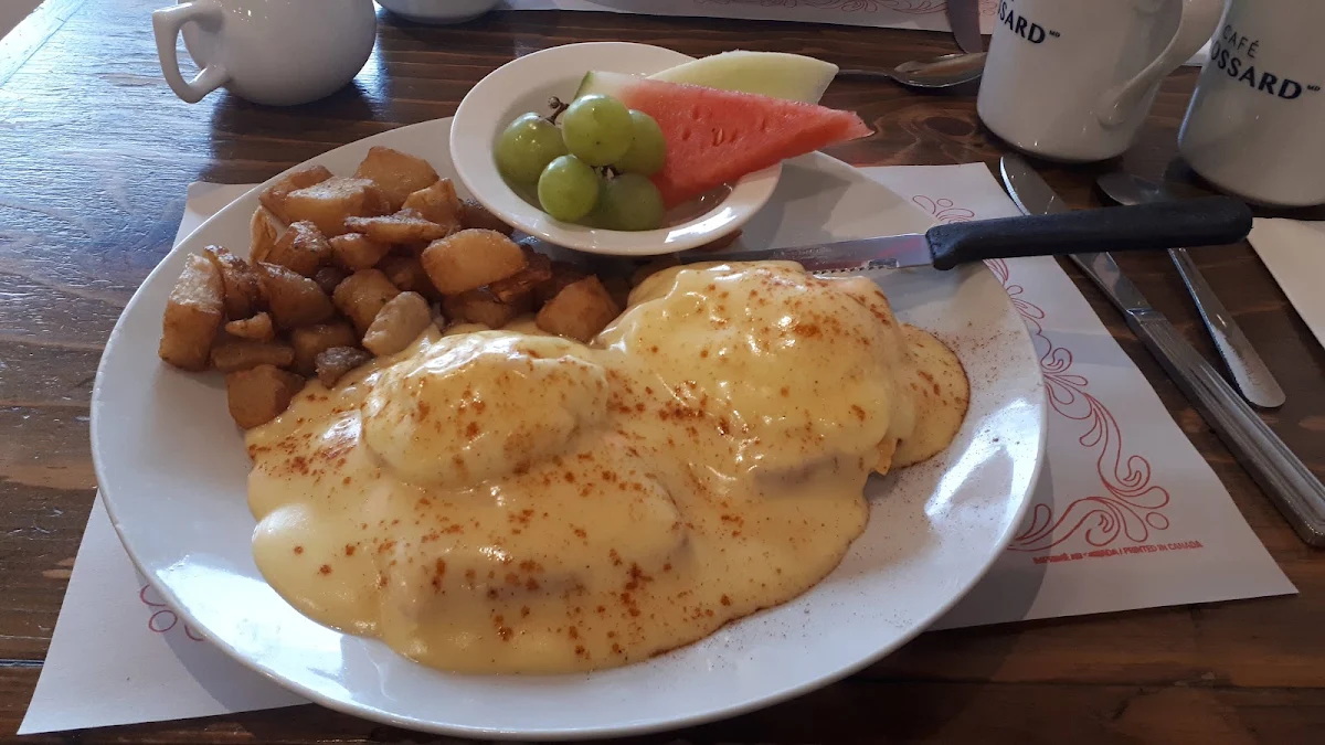 Egg Benedictine, Au Chant Du Coq