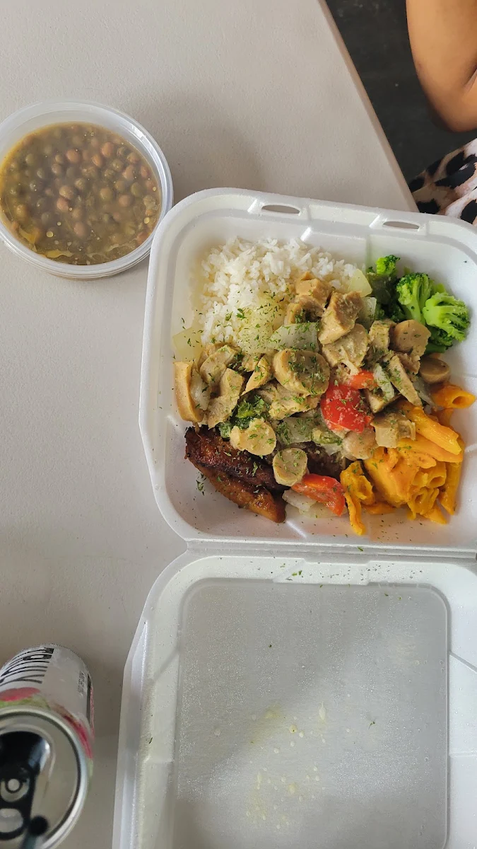 Conch with Steamed Rice and Vegges