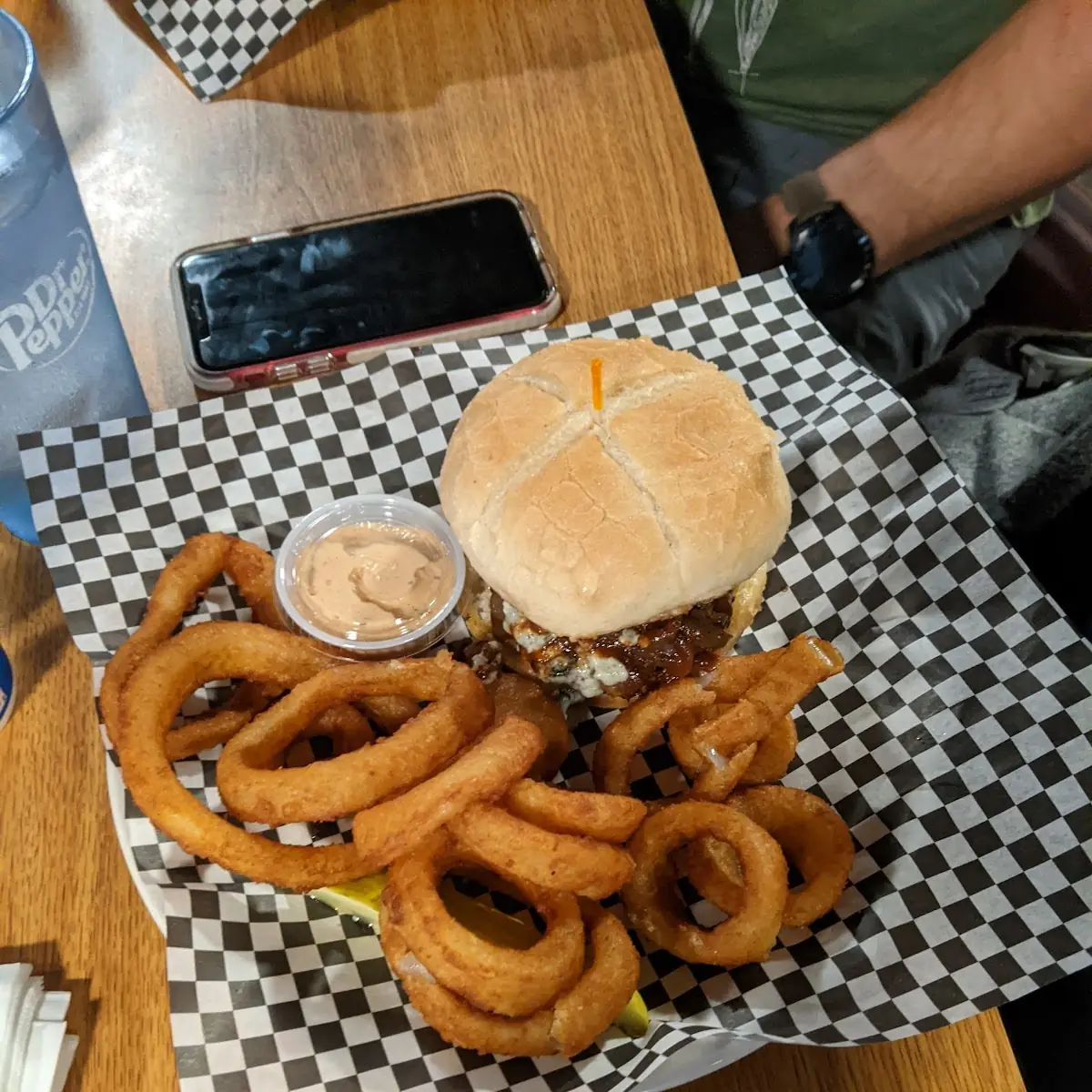 Cheeseburger & Onion Rings