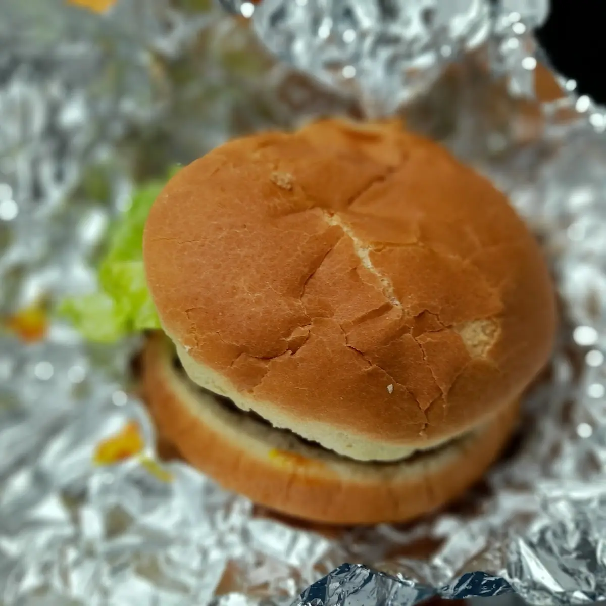 Regular 1 4 Hamburger with Lettuce Tomatoes and Pickles