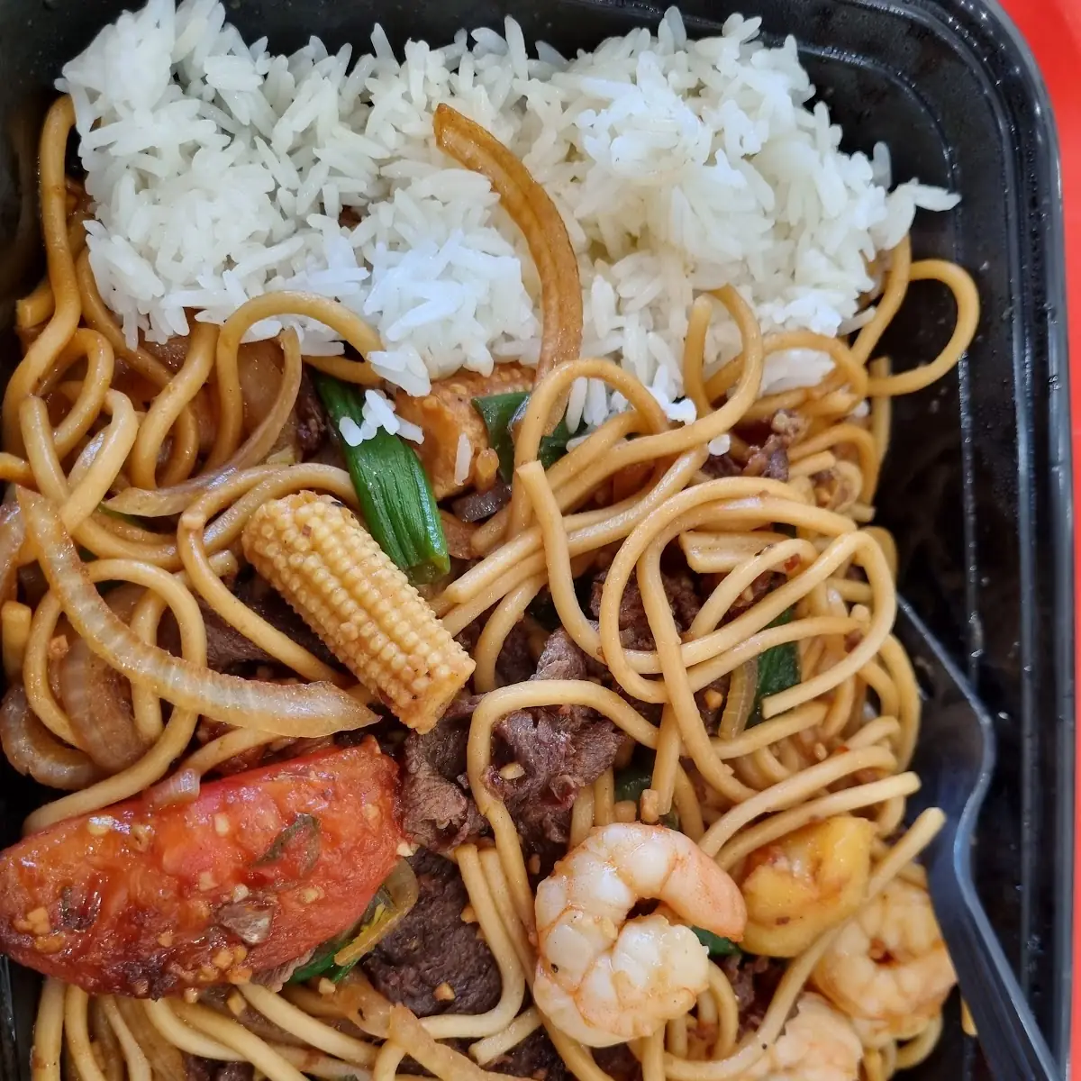 Mongolian Beef Wit Vegetable Lo Mein