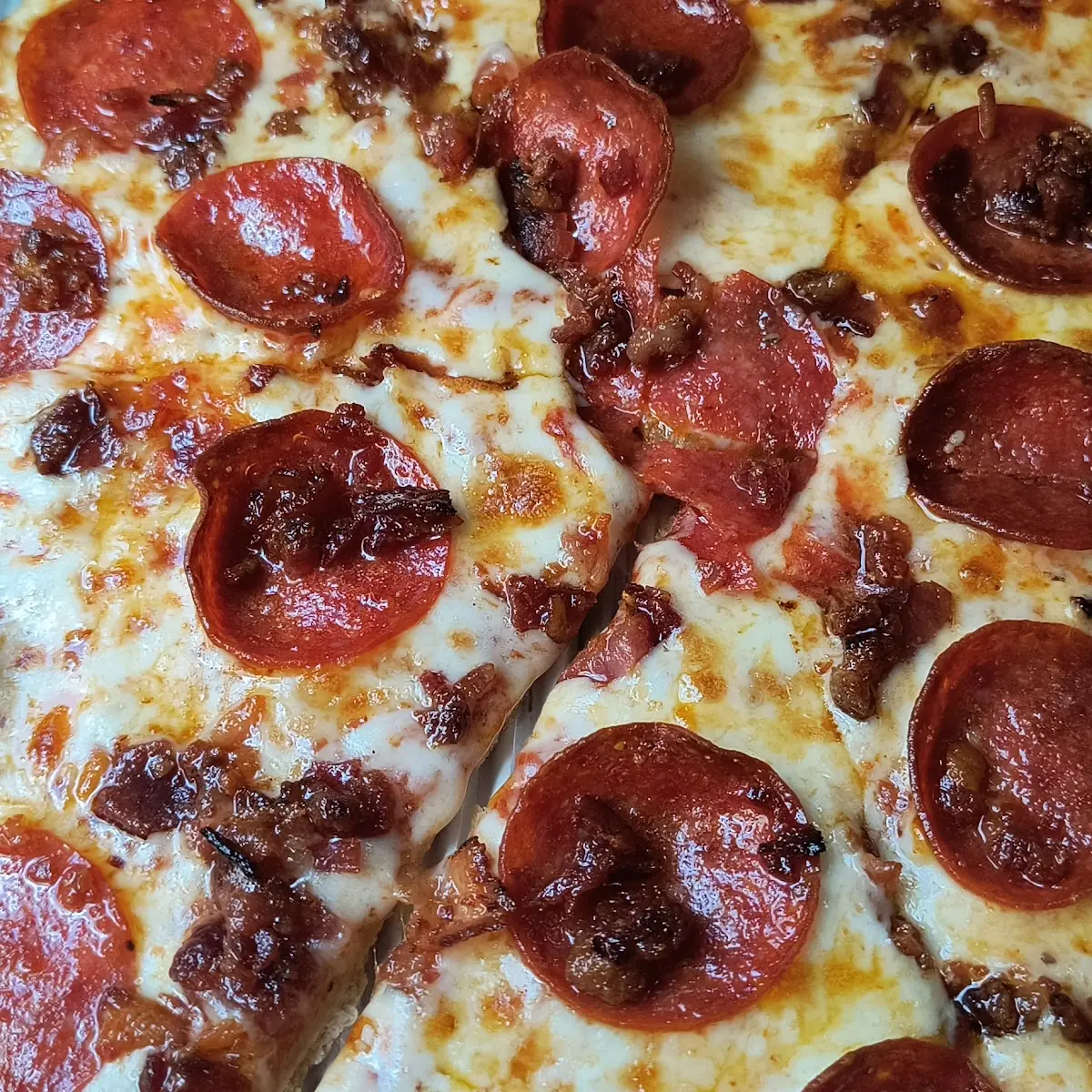 Thin Crust Pepperoni and Bacon Pizza