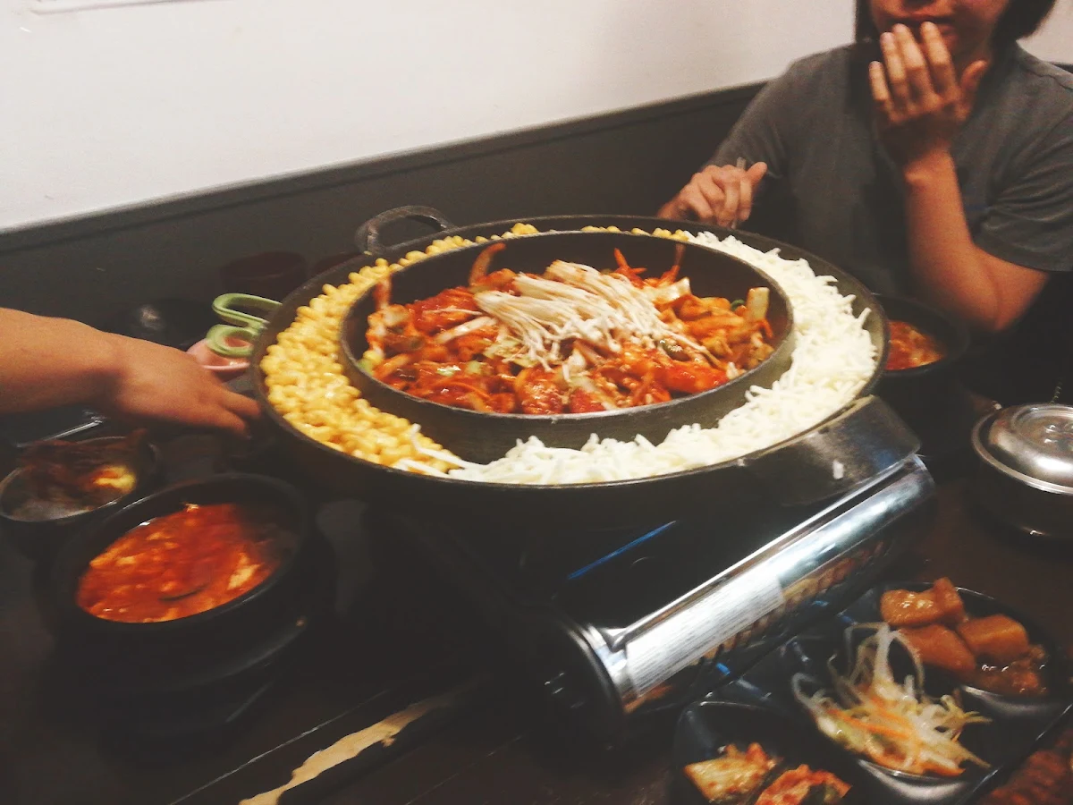 Hot Pan Jaeyook Spicy S, Les Saisons de Corée