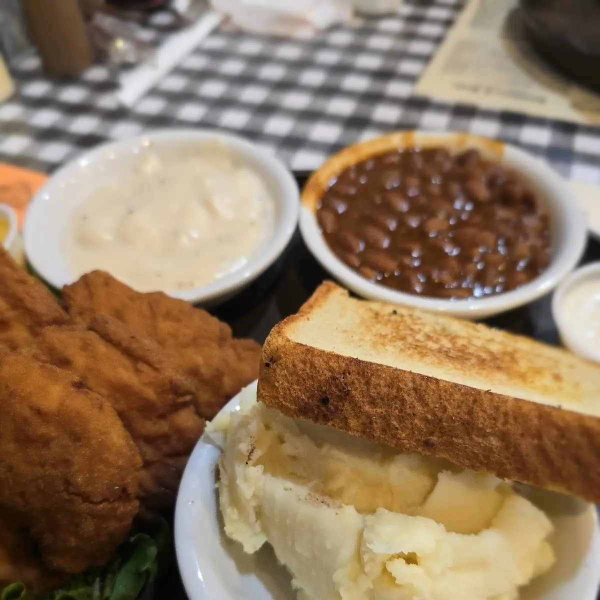 Fried Chicken Gravy Beans and Mashed Tato