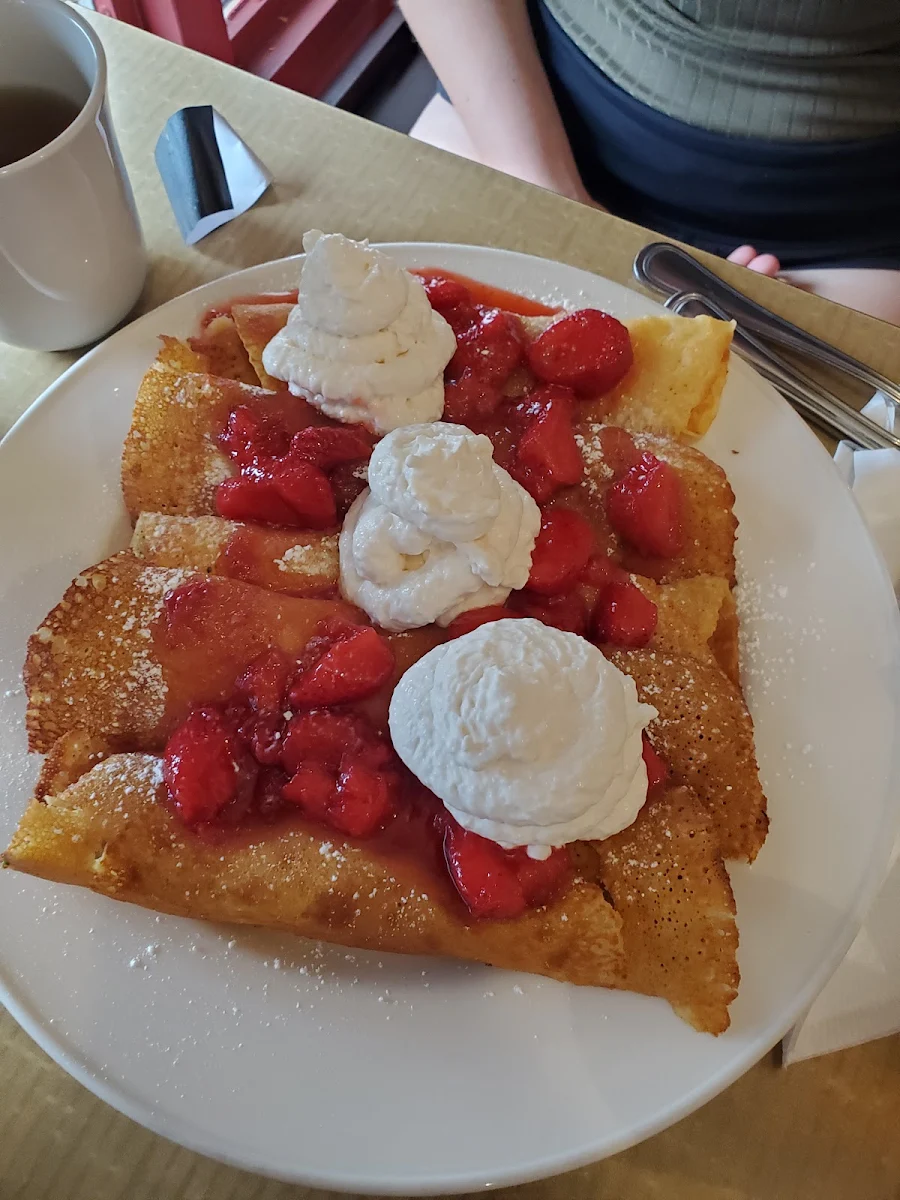 Strawberry Crepes, Smitty's Restaurant & Lounge - Cranbrook