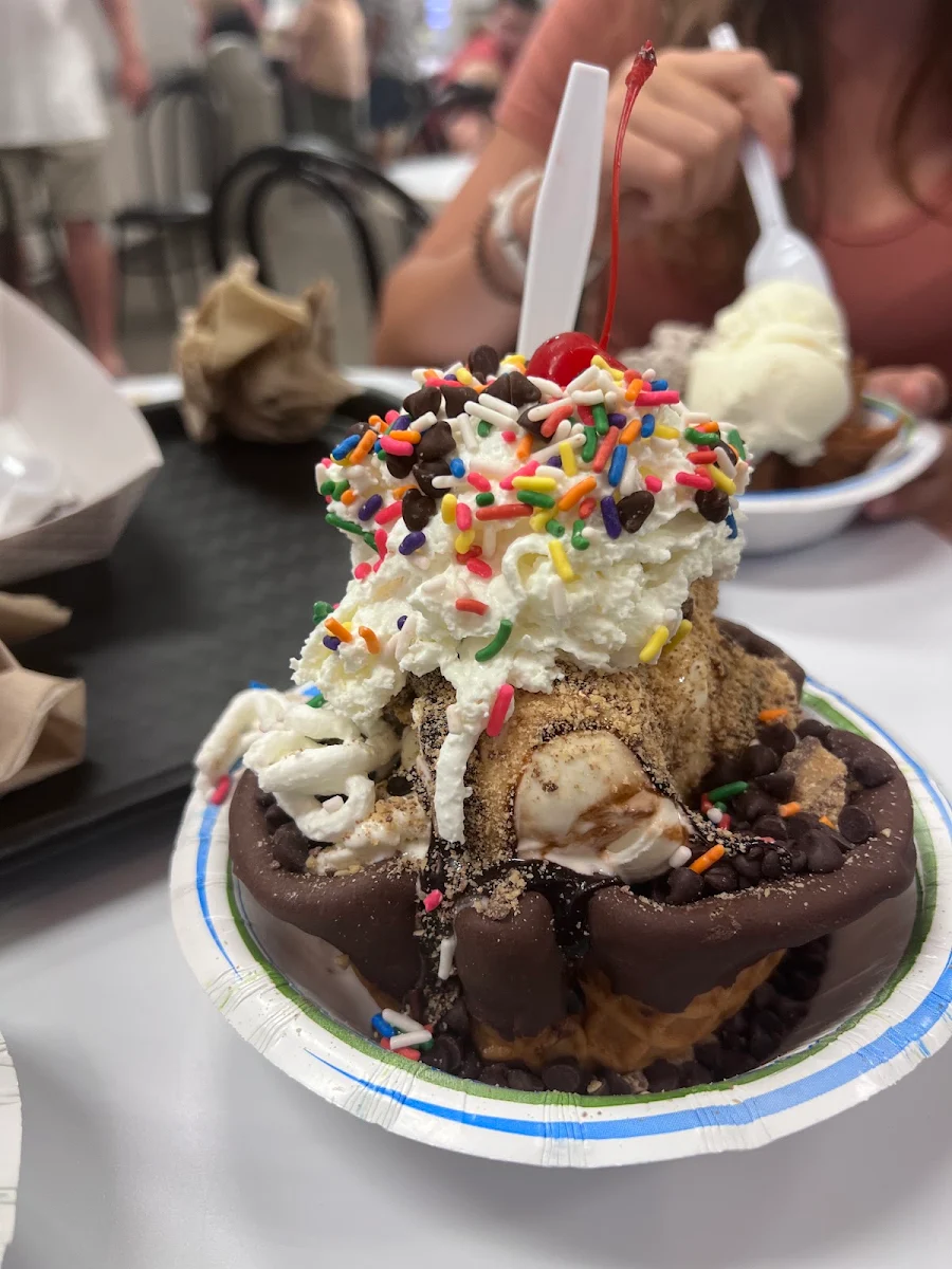 Scoop Sundae with Nuts