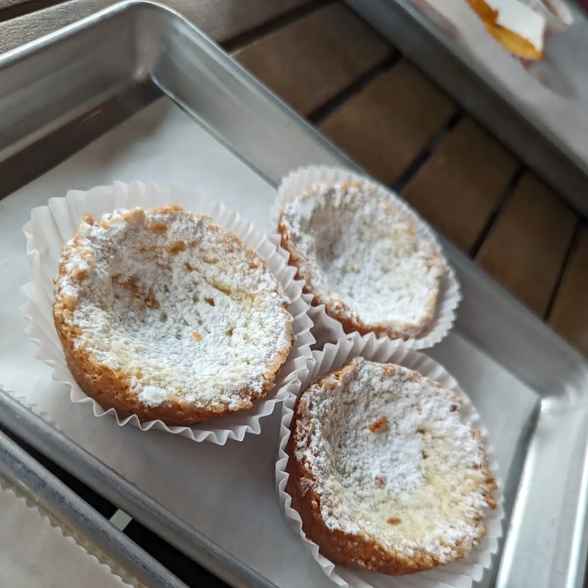 Gooey Butter Cupcake