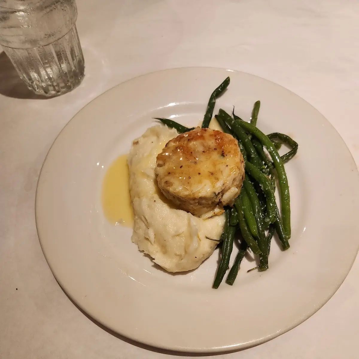 Crab Cake Entrée 55 Whipped Mashed Potatoes Haricot Verts Beurre Blanc