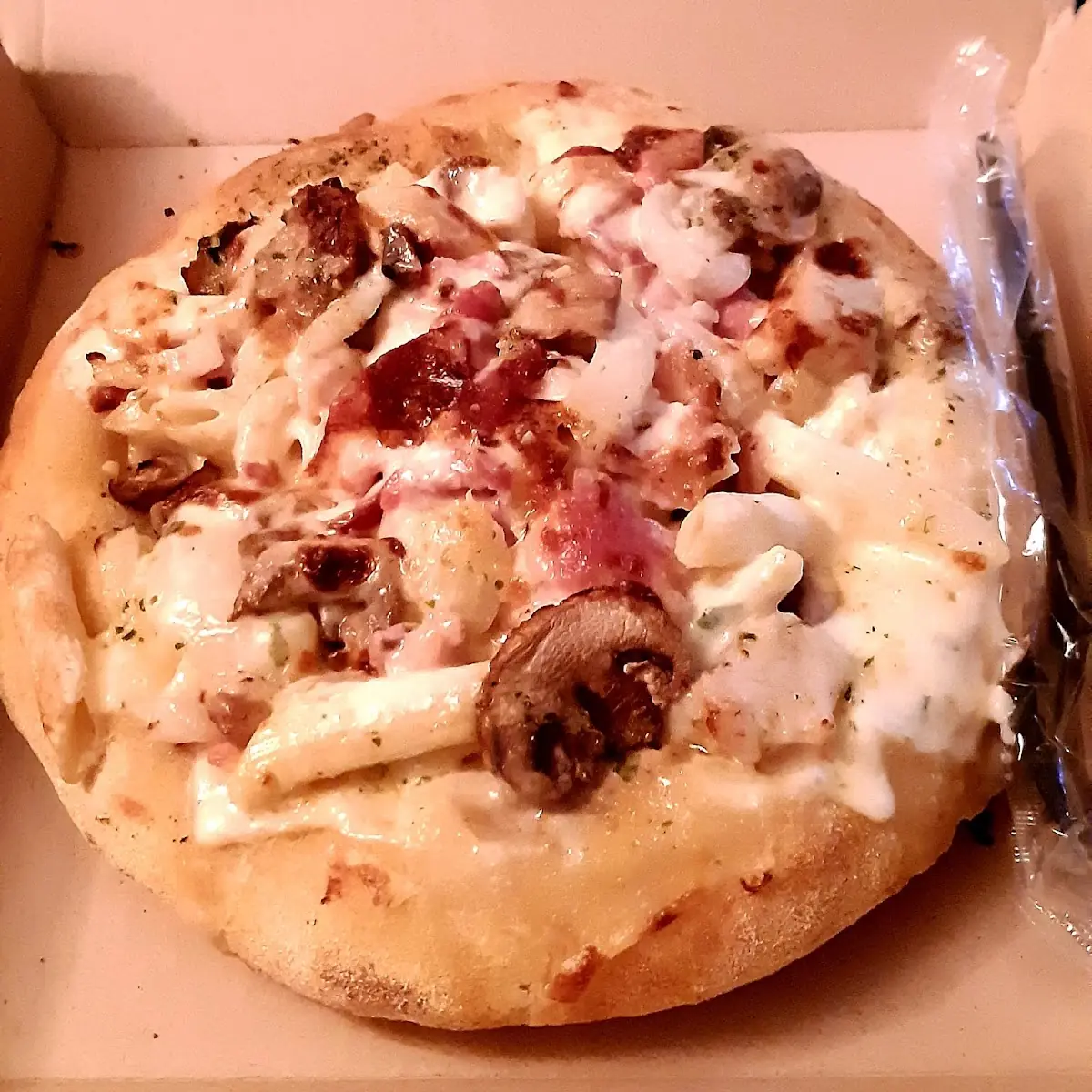 Chicken Carbonara Pasta Breadbowl