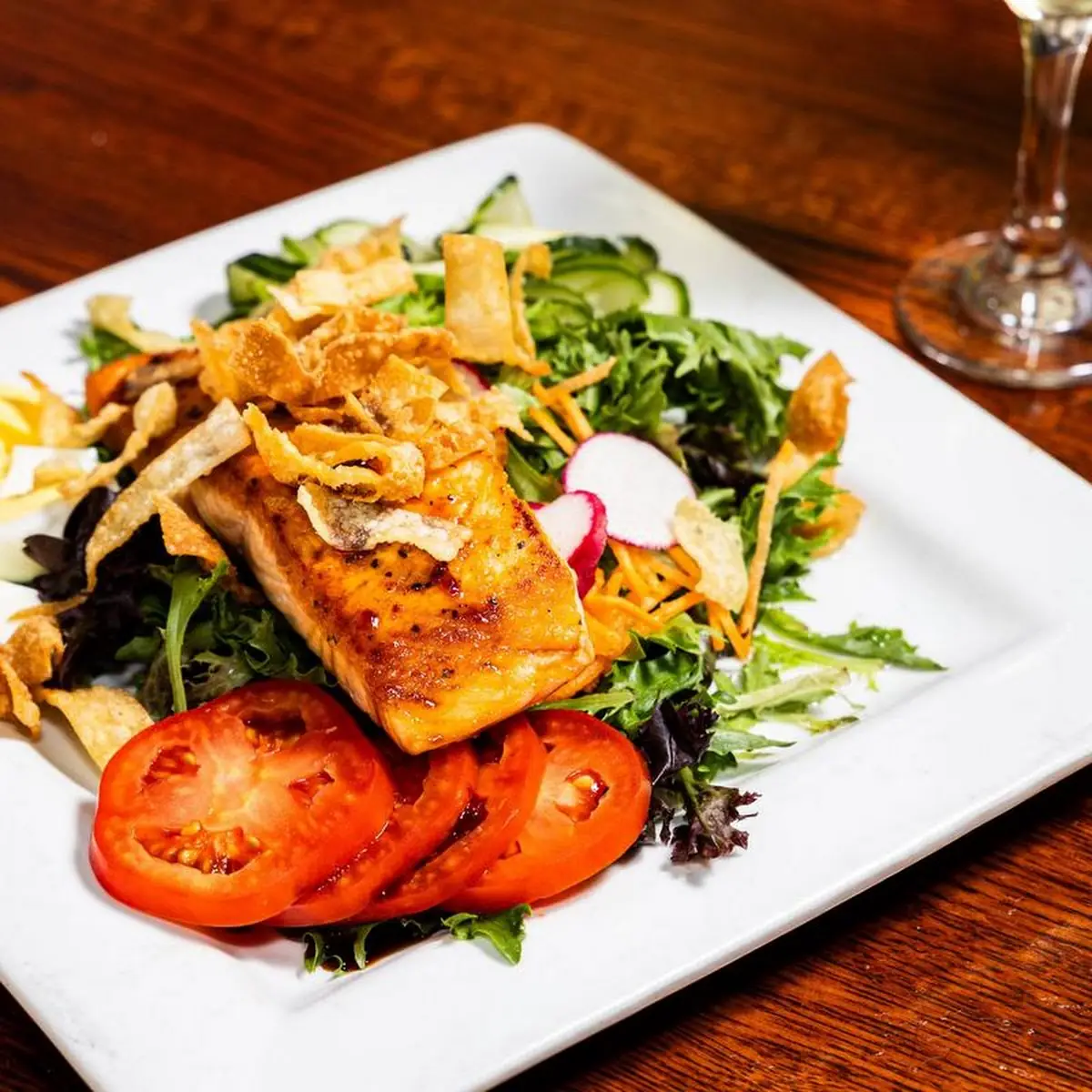 Grilled Salmon Salad