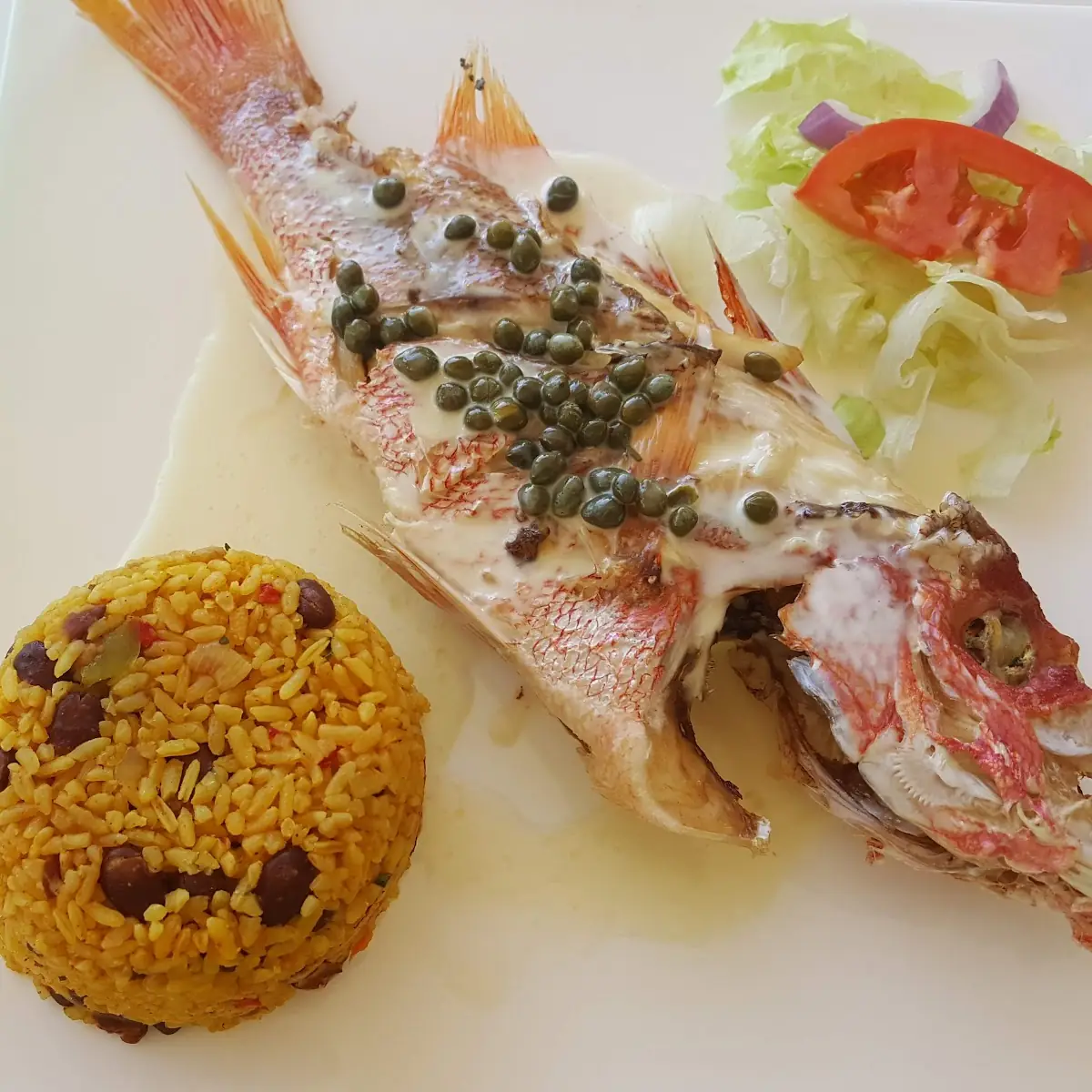 Chillo Frito Con Arroz Manposteao