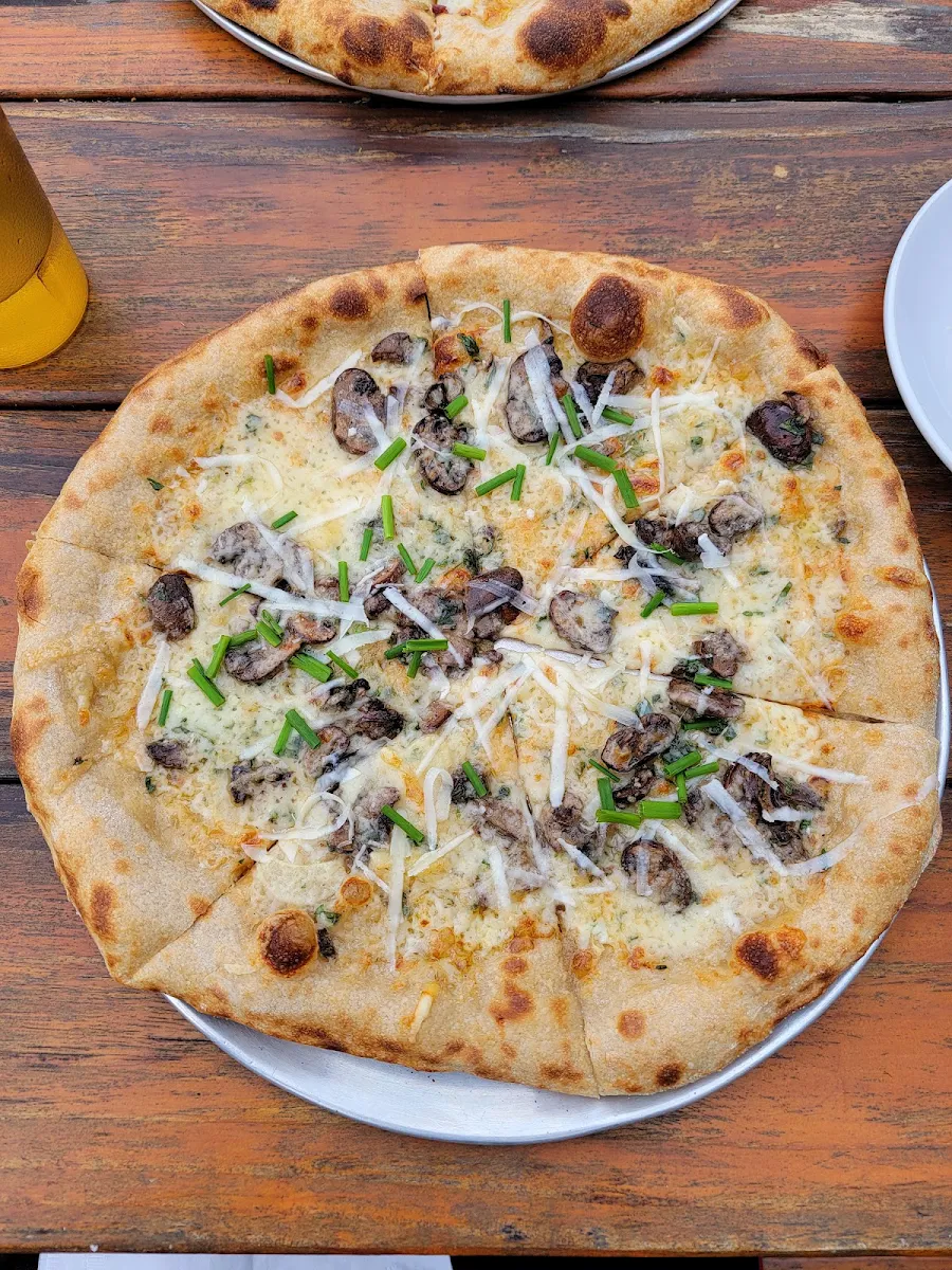Chanterelle Pizza