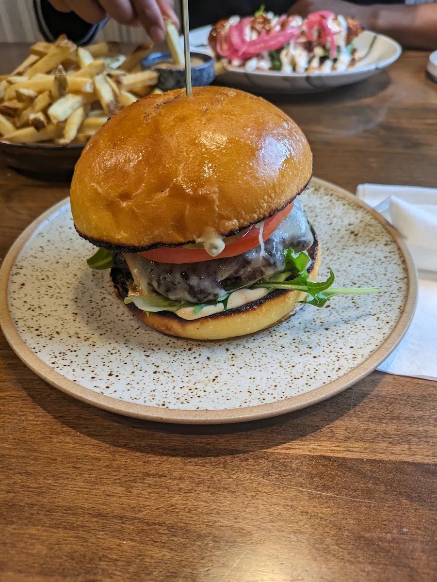 Gust Burger, Gušt