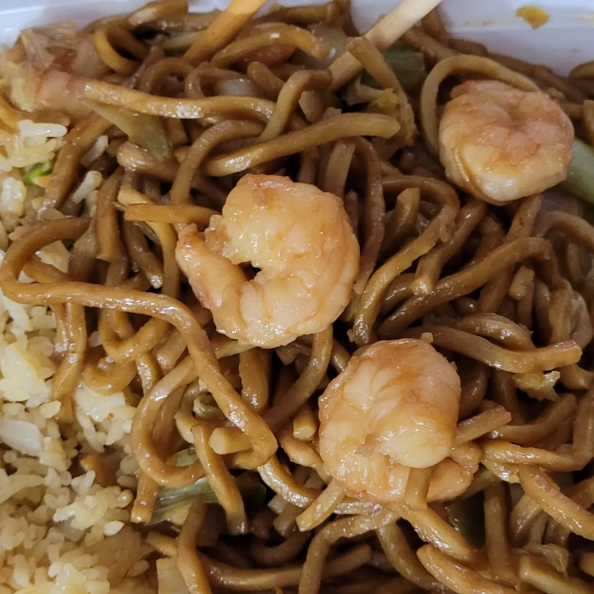 Chicken Lo Mein Combo Platter