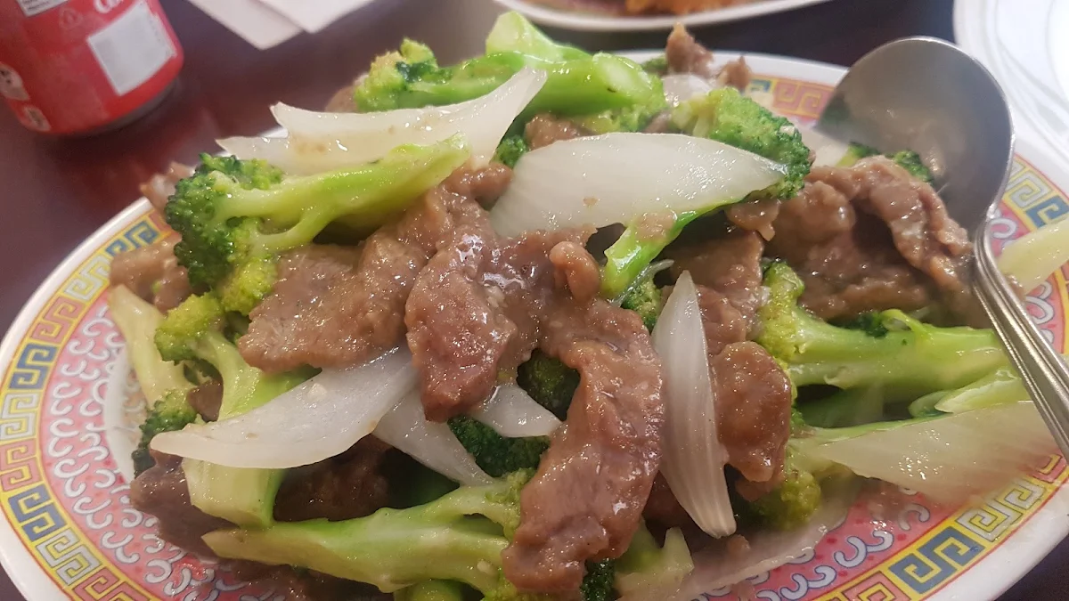 Boeuf Aux Brocolis, Lucky Inn Restaurant