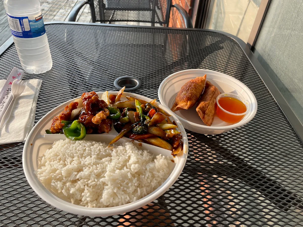 Highlights, Lucky Inn Restaurant