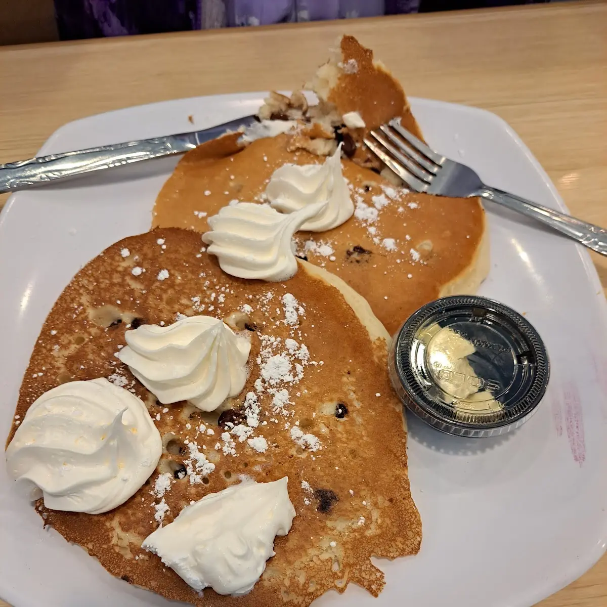 Chocolate Chip Pancakes 2 780 Cal