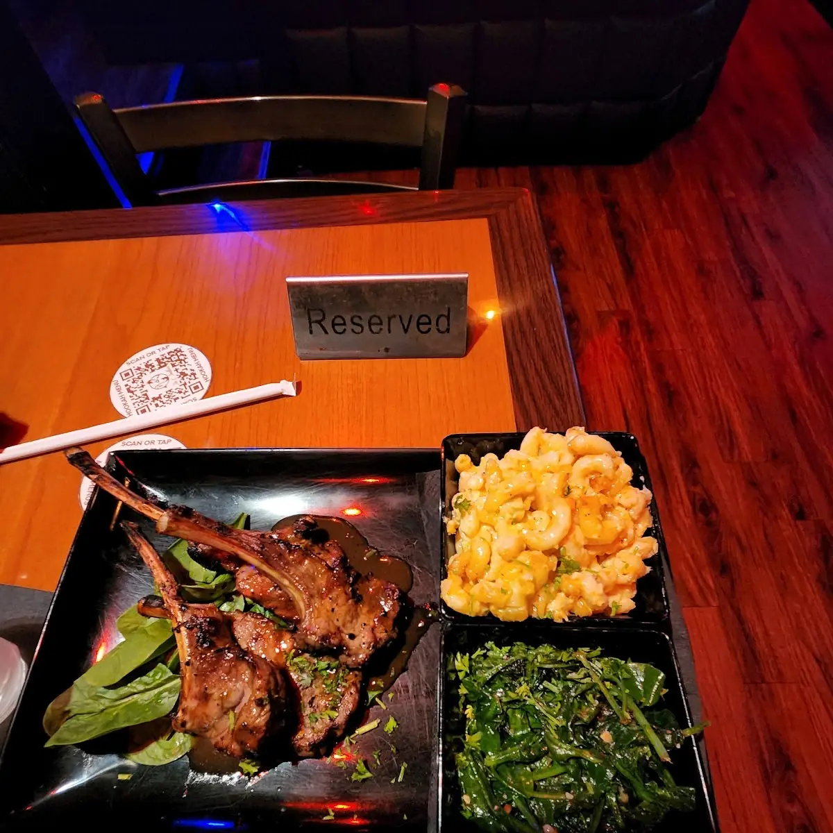 Lamb Chops with Mac and Cheese