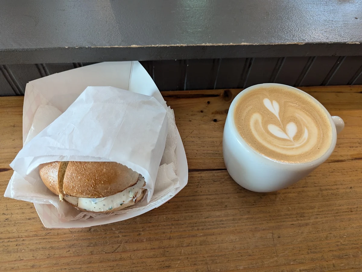 Plain Bagel w Chive Cream Cheese