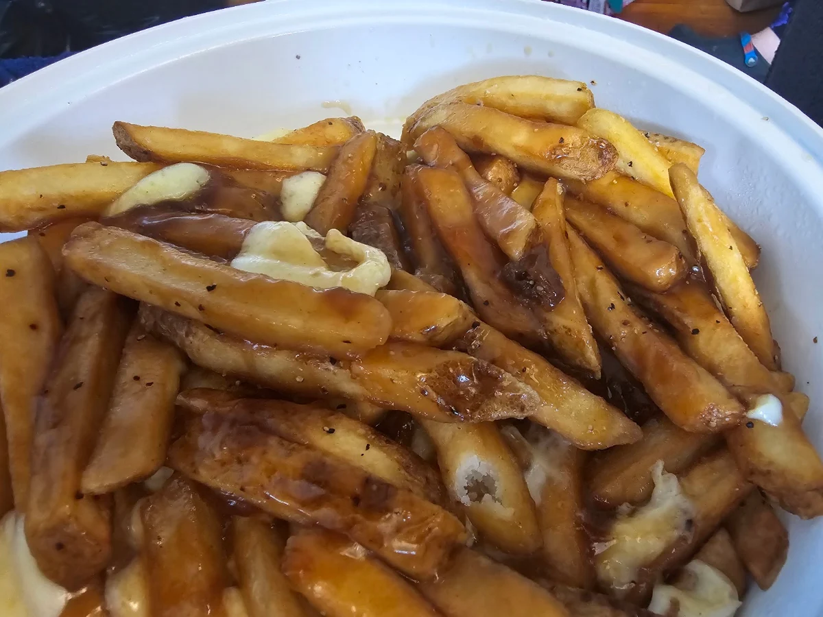 Poutine, Pizzatecca + Take Away