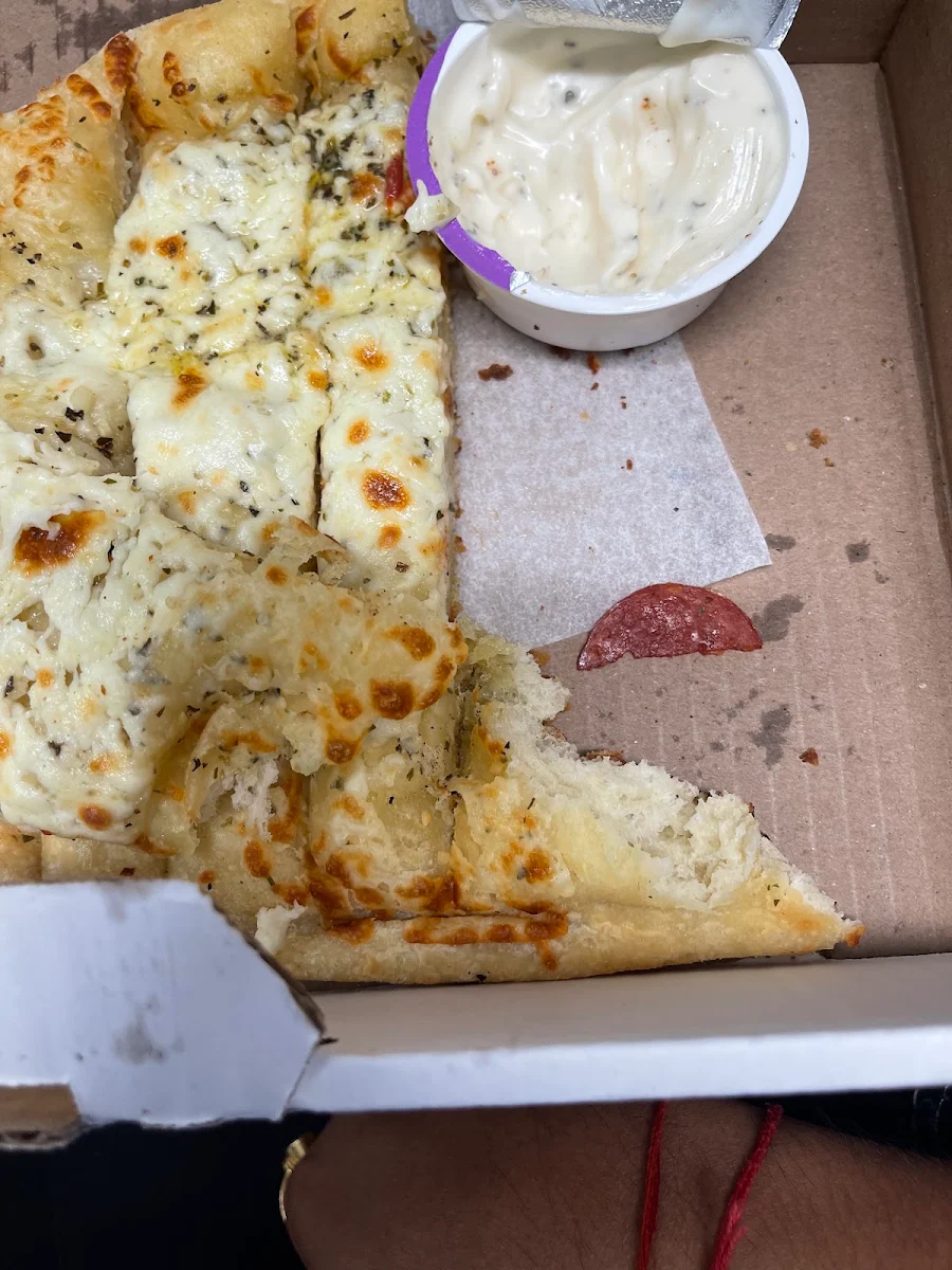 Creamy Garlic Pizza, Pizza Pizza