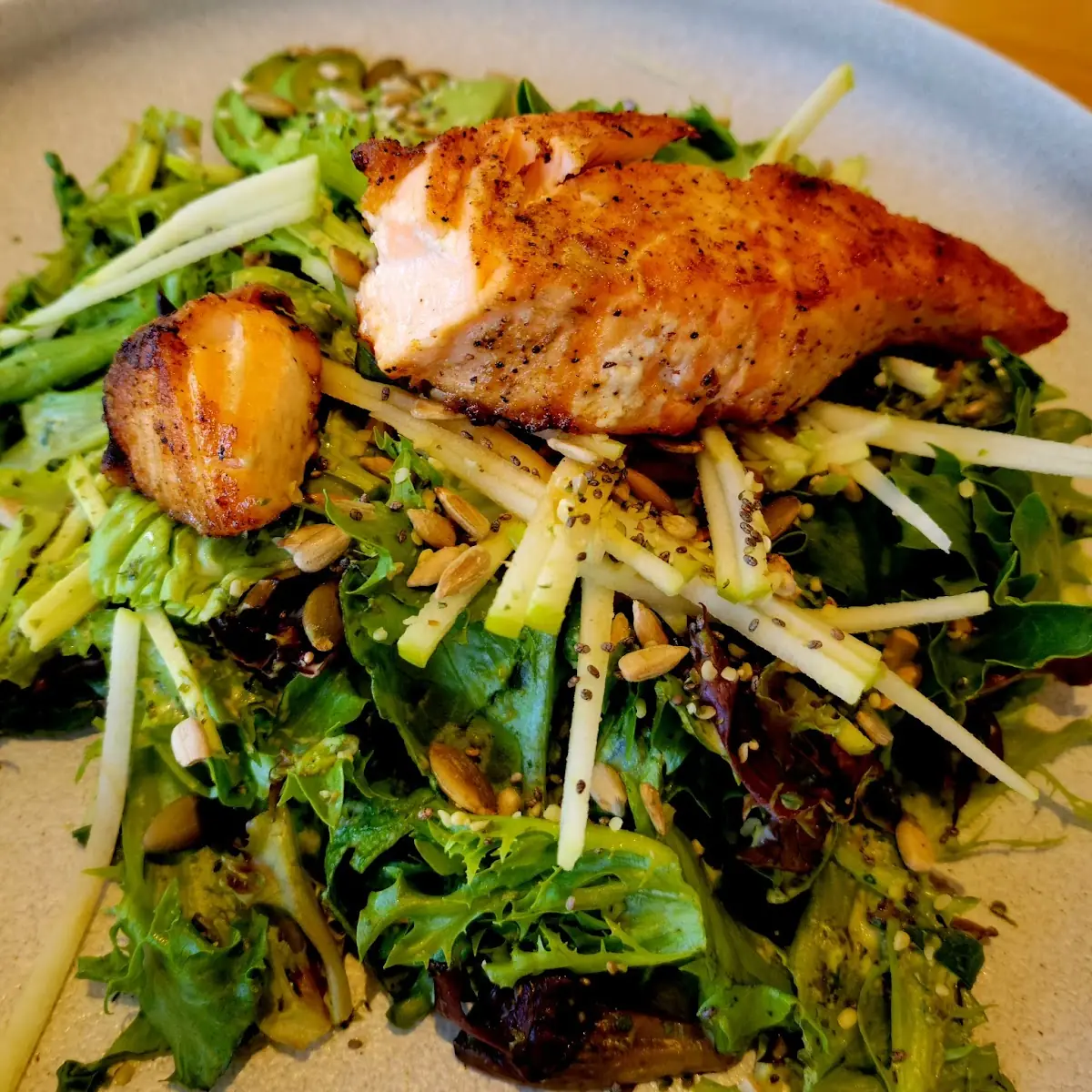 Vitality Salad w Grilled Salmon