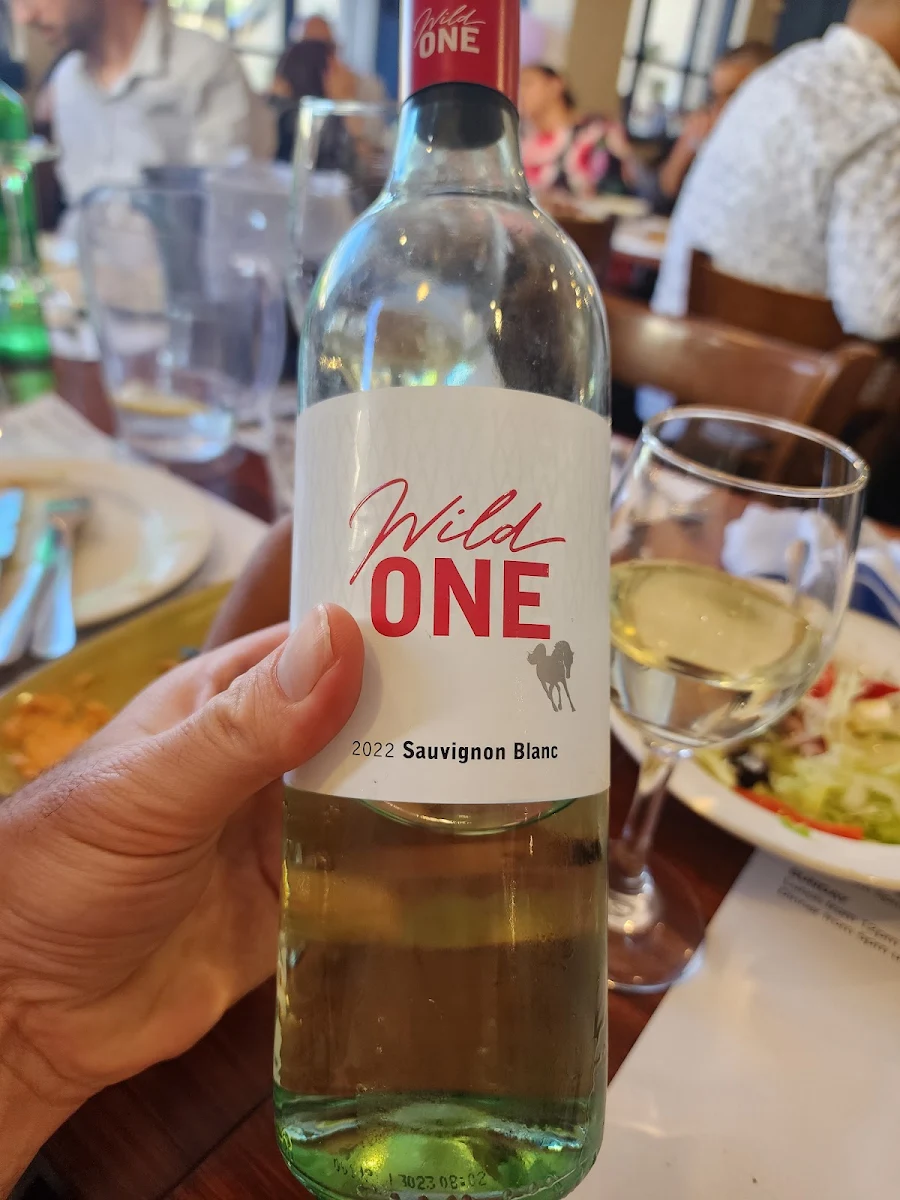 Highlights, ILIOS TAVERNA