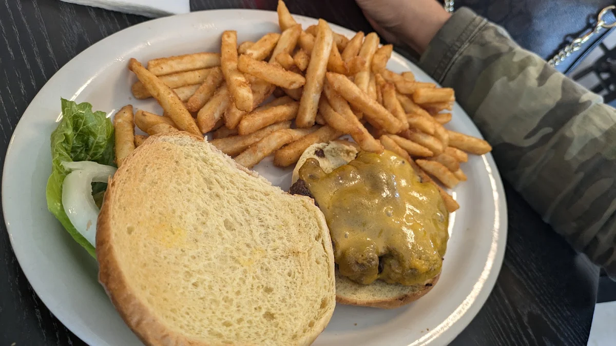 Cheeseburger Deluxe