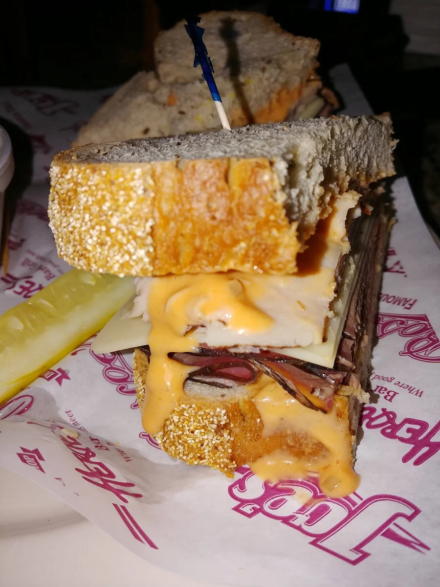Roast Beef Sandwich w Cheddar