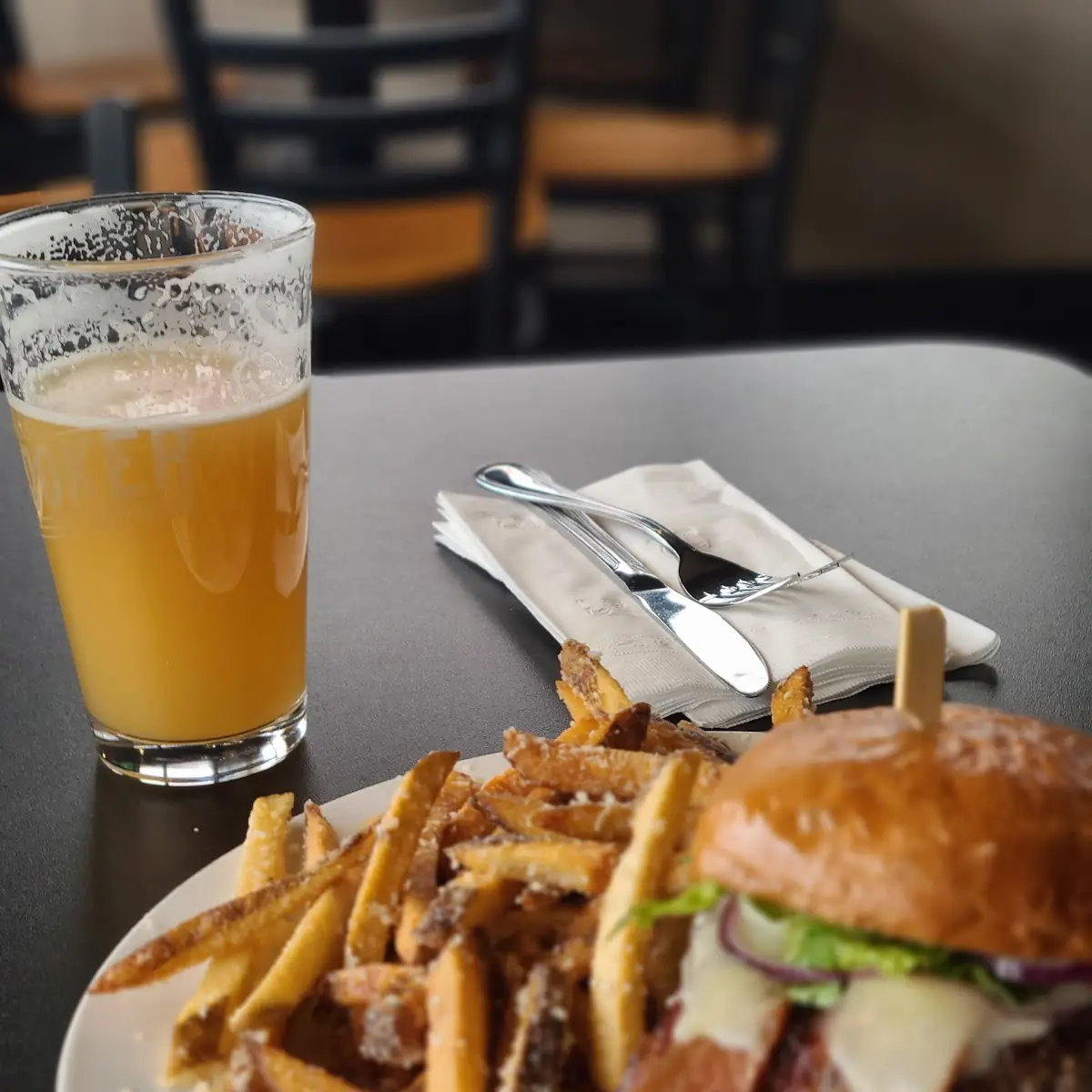 Taproom Cheese Dip & Chips