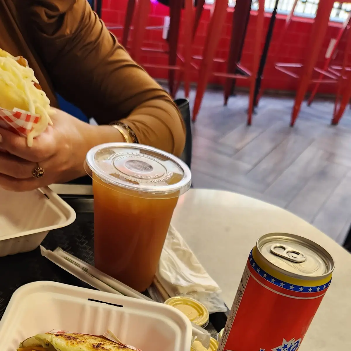 Arepa de Reina Pepiada Con Queso Amarillo
