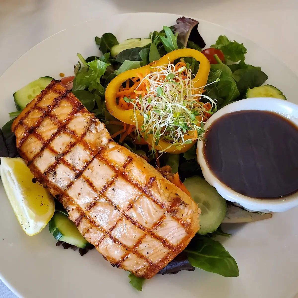 Grilled Salmon Salad