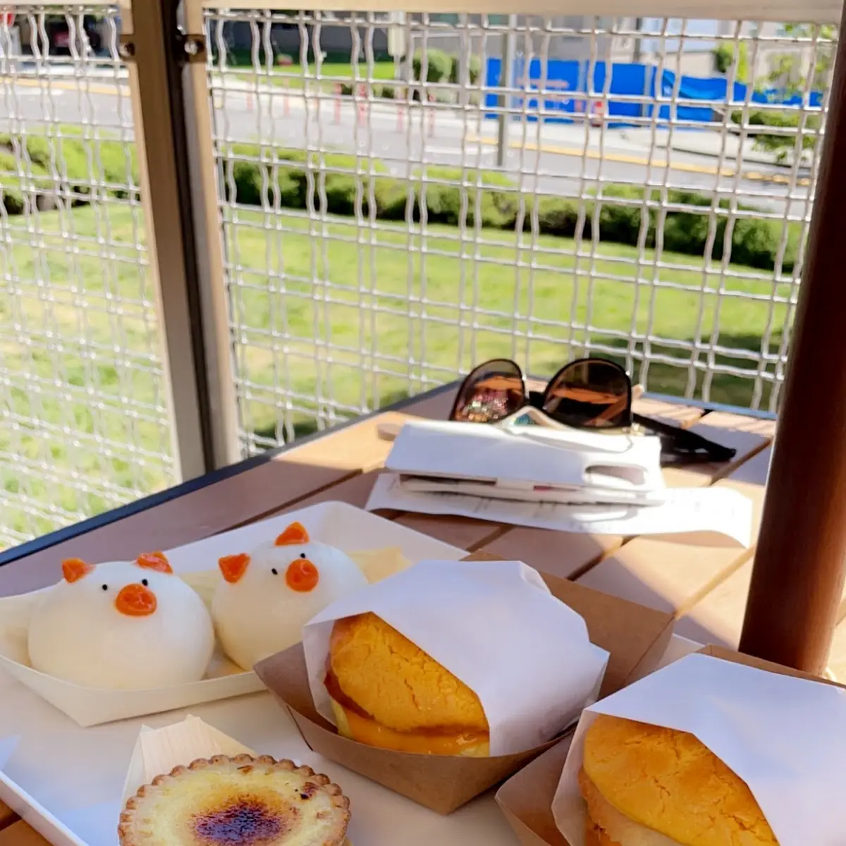 Piggy Custard Buns