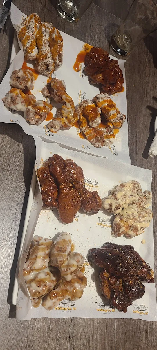 Wing Sampler Platter, Wing'N It