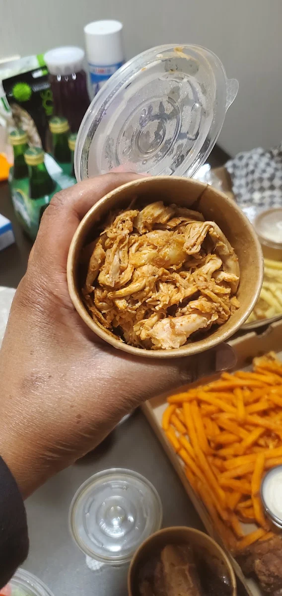 Side Pulled Chicken, Lou Dawg's Southern BBQ - North Bay