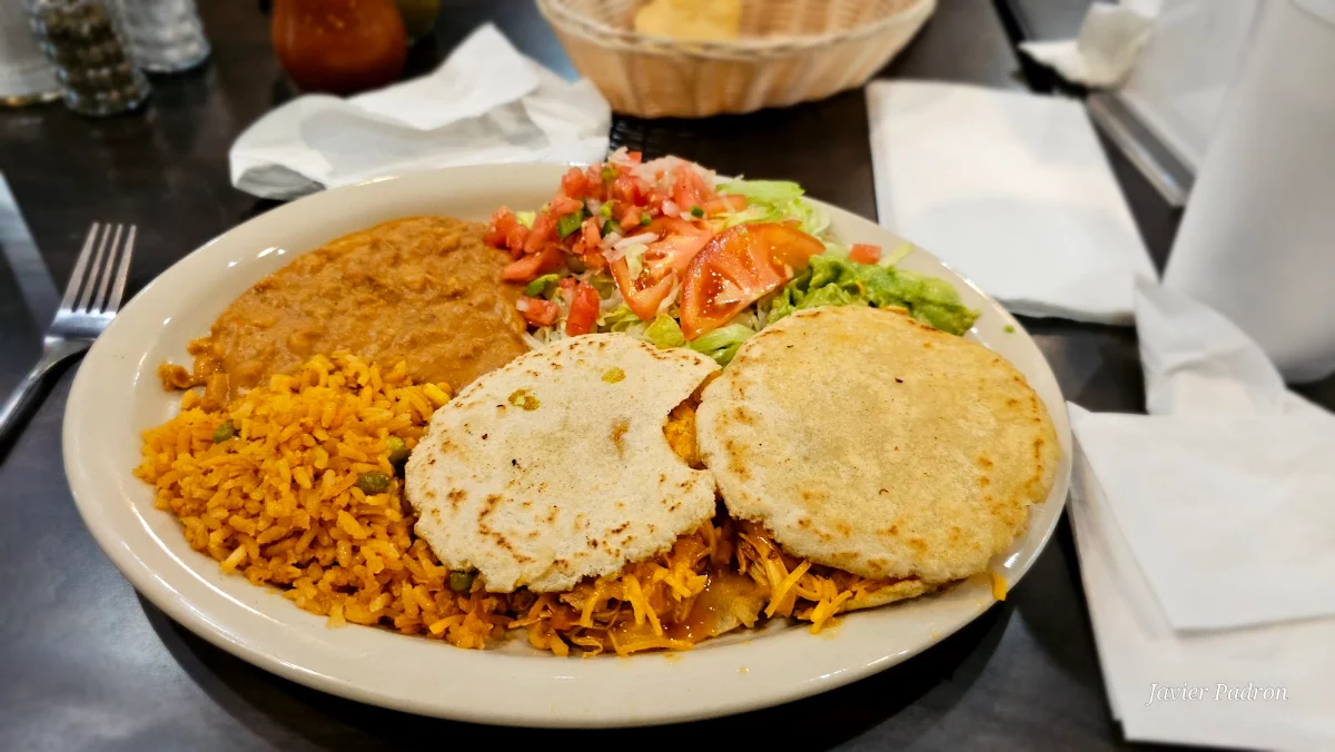 Gorditas Plate