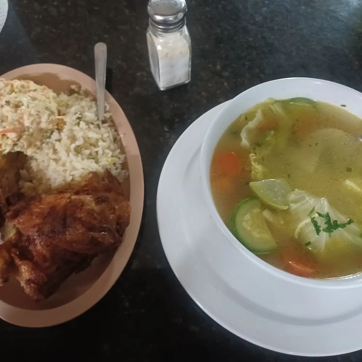 Sopa De Pollo Frito
