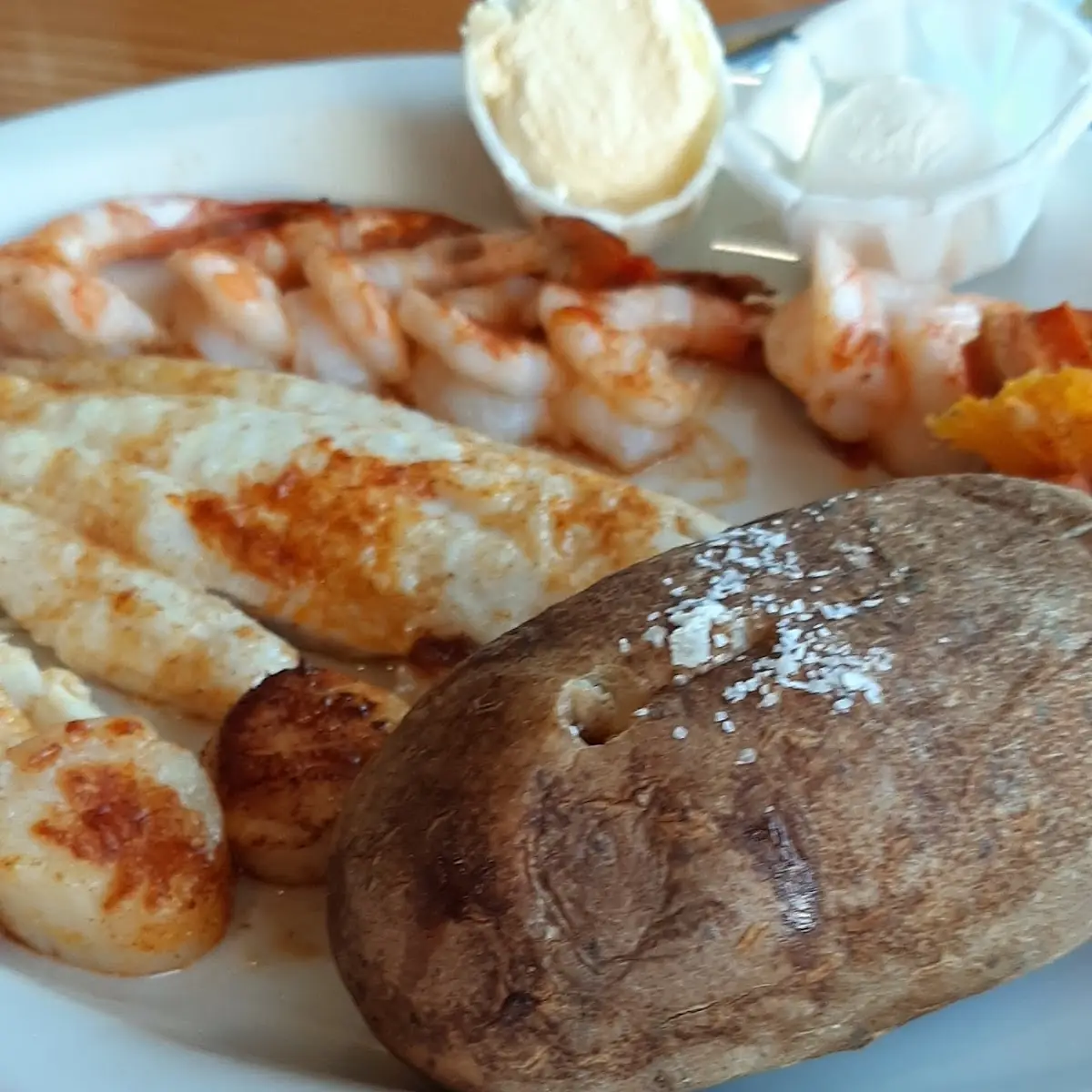 Broiled Seafood Platter