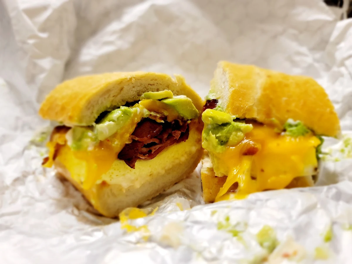Bacon Egg & Cheddar w Avo