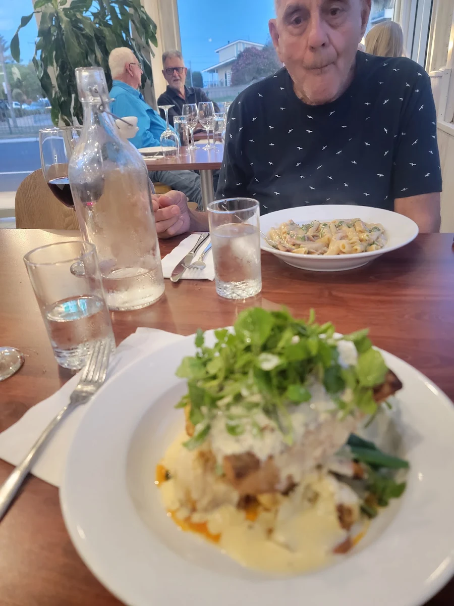 Highlights, Seaside Eatery