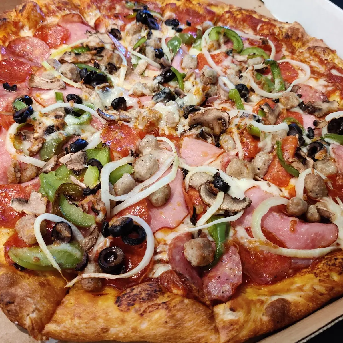 Deluxe Pizza