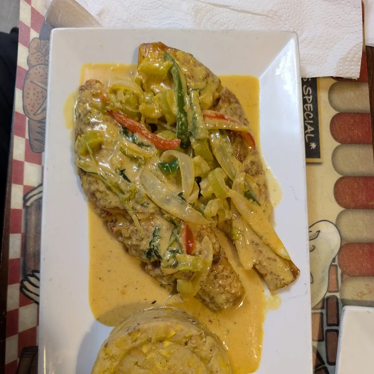 Pescado Frito En Salsa de Coco