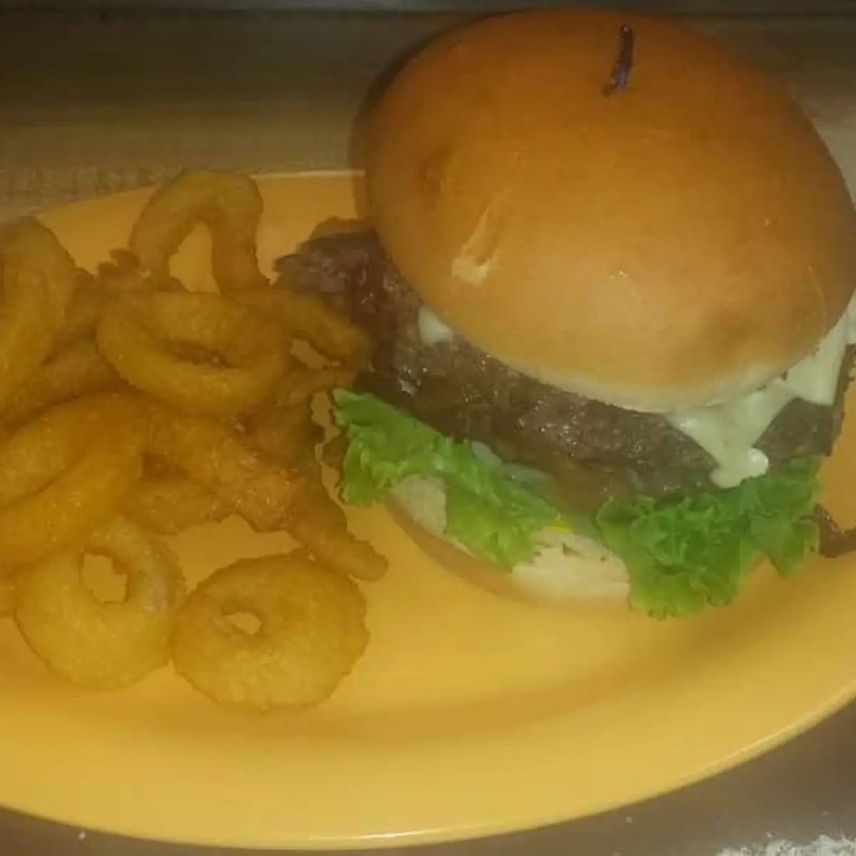 Cheeseburger and Onion Rings
