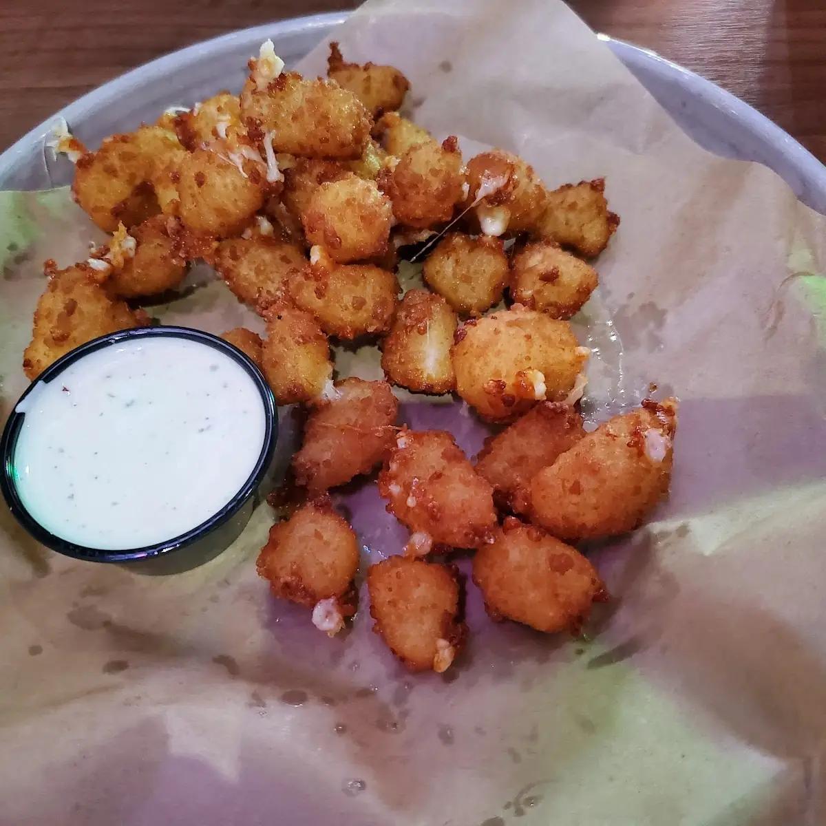 Cheese Curds and Ranch Dipping Sauce