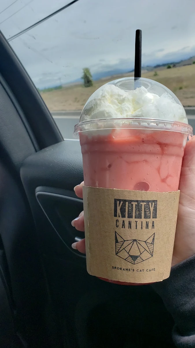 Strawberry Smoothie with Whip